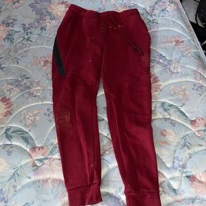 Nike tech tech pants burgundy